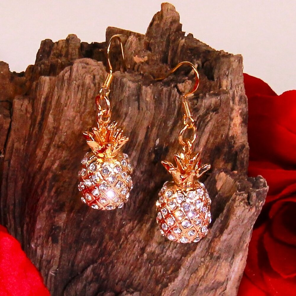 NWOT Gold Pineapple and Rhinestones Drop Earrings - Picture 5 of 8